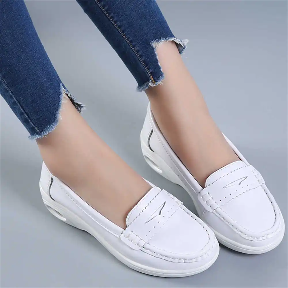 Thick Sole Slipon White Traine - Travel Accessories For Young Men のレビューと価格