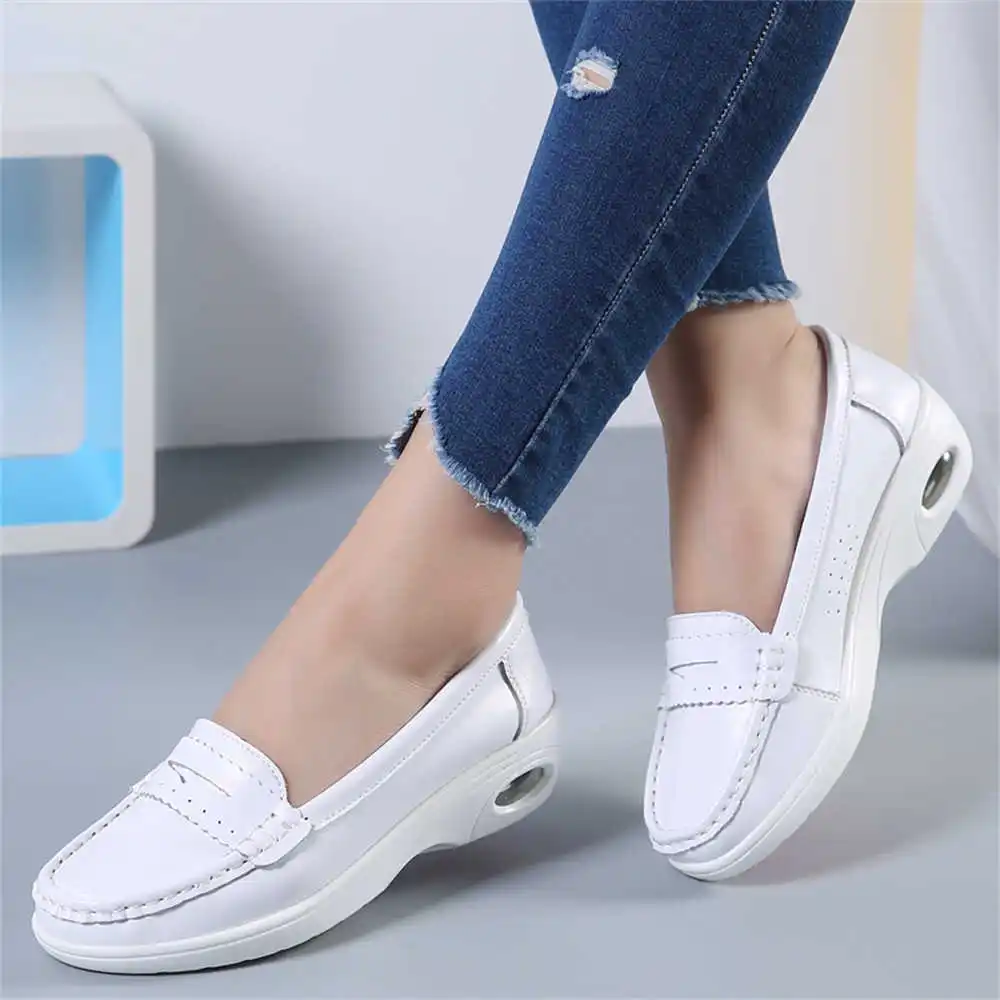 Thick Sole Slipon White Traine - Travel Accessories For Young Men のレビューと価格