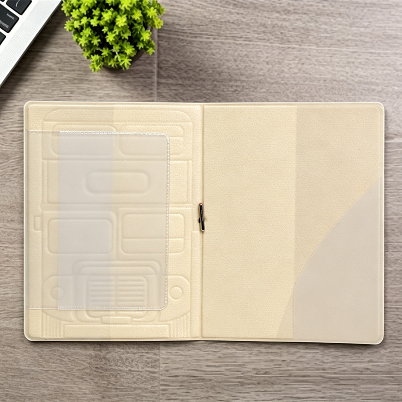 London Bus PVC Passport Holder - Travel Accessories London のレビューと価格