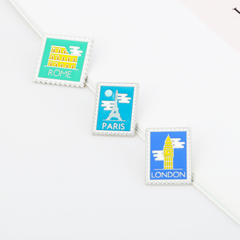 Fancy Album Alloy Badge Backpa - Travel Accessories London のレビューと価格