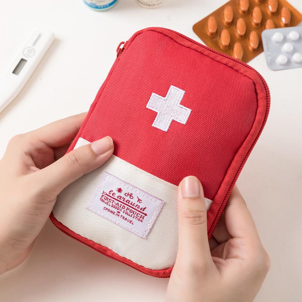 Portable First Aid Medical Kit - First Aid Travel Kit のレビューと価格