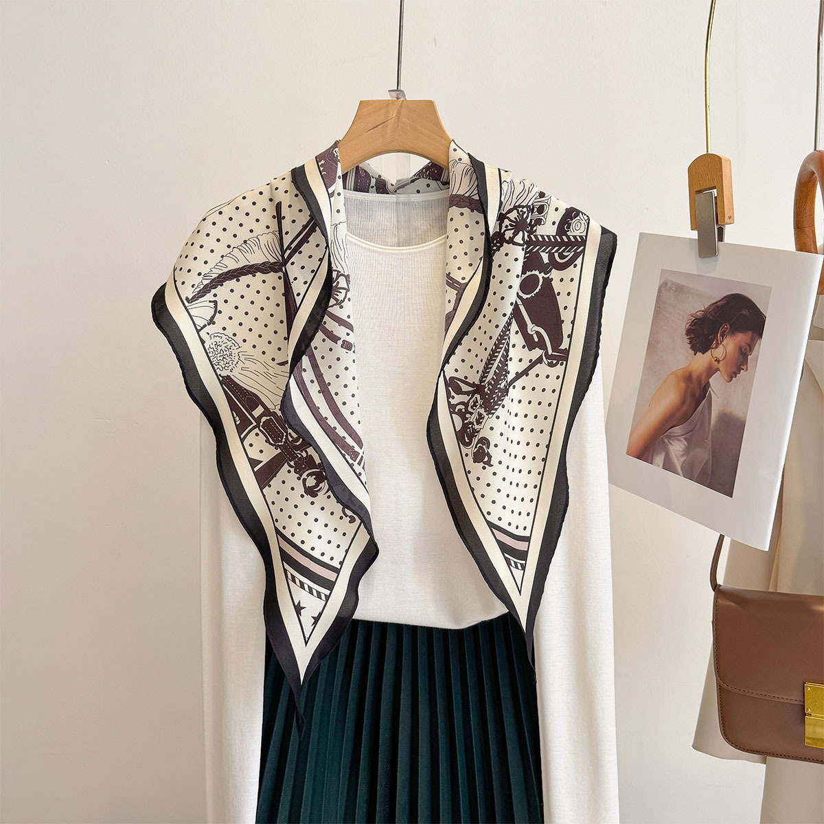 Triangle Bandage Women Silk Sc - Travel Accessories Aesthetic のレビューと価格