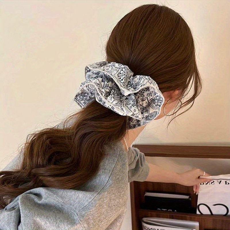 Elegant Black and White Fabric - Travel Accessories Aesthetic のレビューと価格