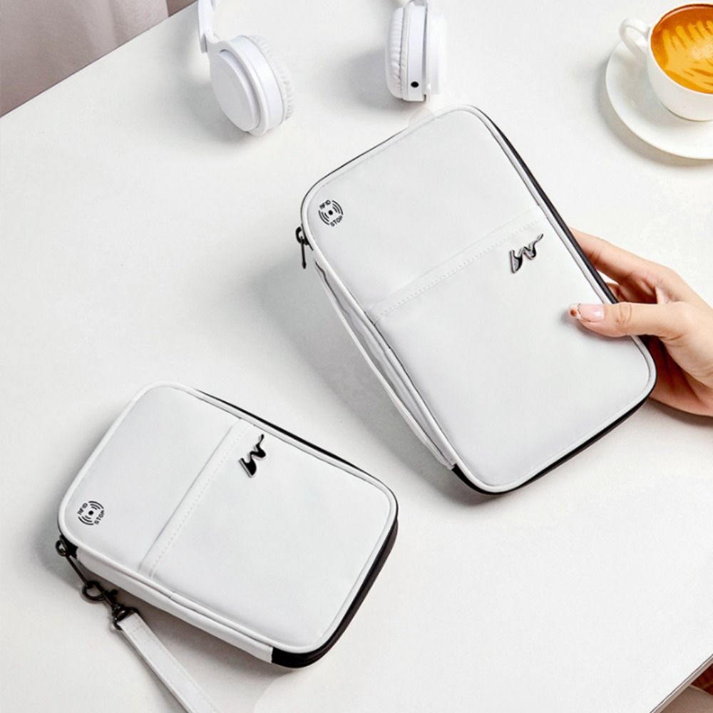 Portable Polyester Card Case L - Travel Accessories Rfid のレビューと価格