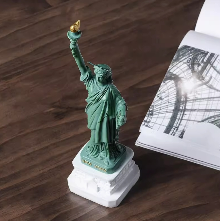 New York Statue of Liberty Mod - Travel Accessories New York のレビューと価格