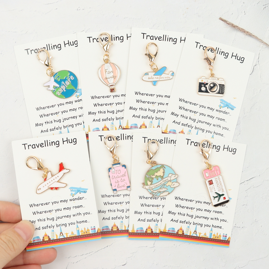 8-Piece Travel Keychain Set, P - Travel Accessories As Gifts のレビューと価格
