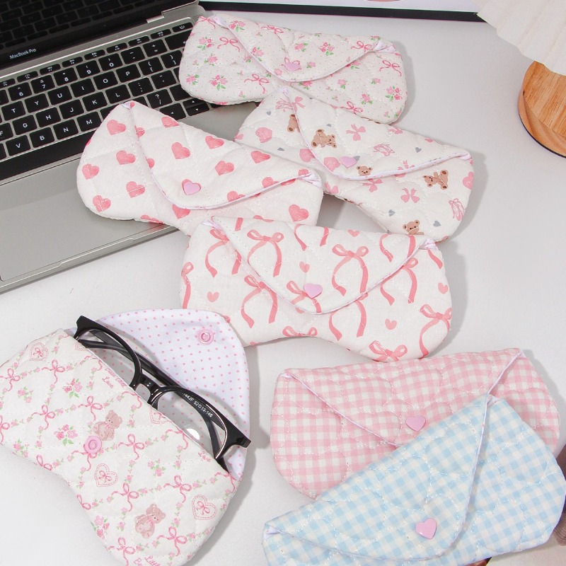Ins Korean Plaid Fabric Heart  - Travel Accessories Pouch For Women のレビューと価格