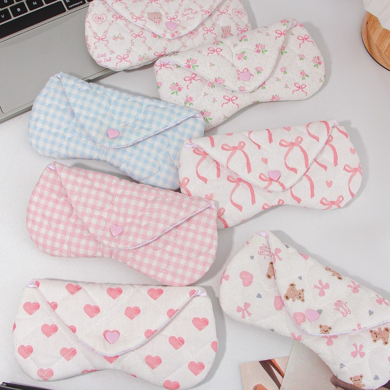 Ins Korean Plaid Fabric Heart  - Travel Accessories Pouch For Women のレビューと価格