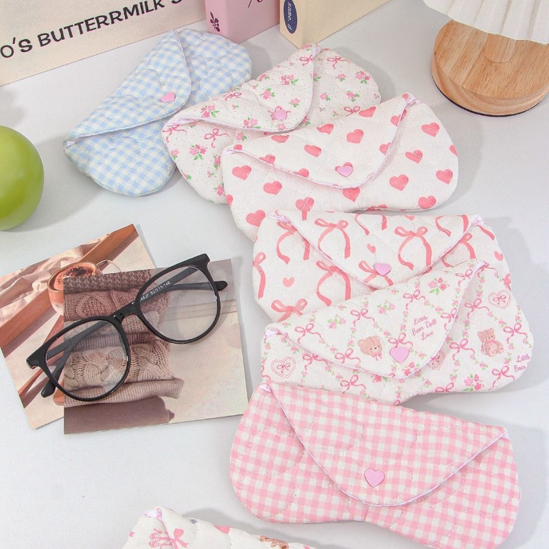Ins Korean Plaid Fabric Heart  - Travel Accessories Pouch For Women のレビューと価格