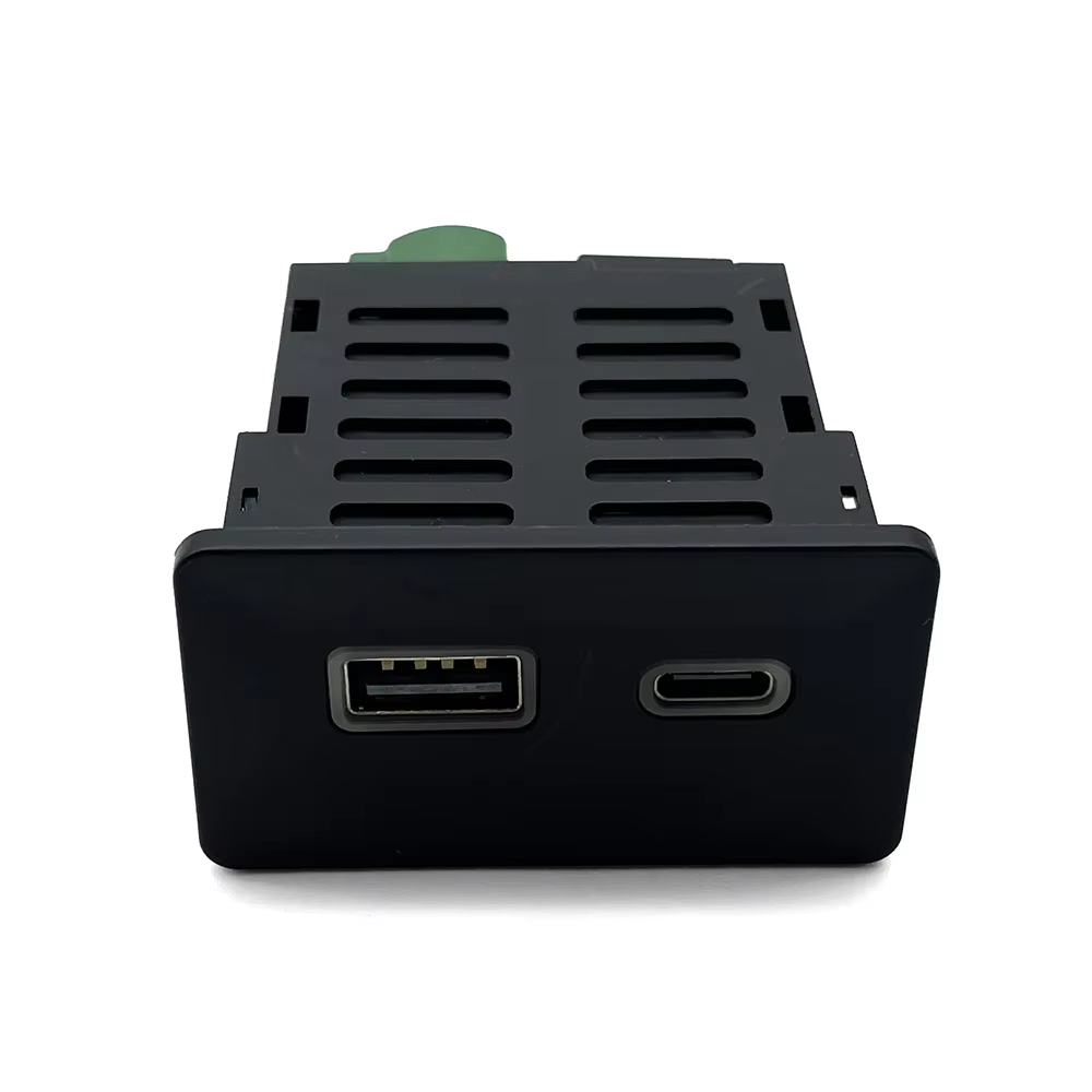 Wireless CarPlay USB Type-C Me - Travel Plug Type C のレビューと価格