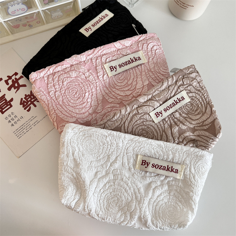French Embossed Flowers Travel - Travel Accessories Pouch For Women のレビューと価格